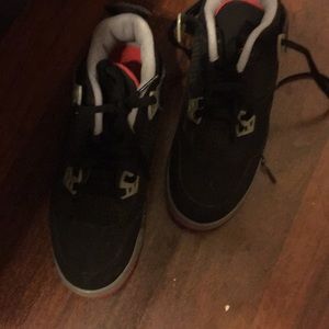 Jordan's  retro 4s